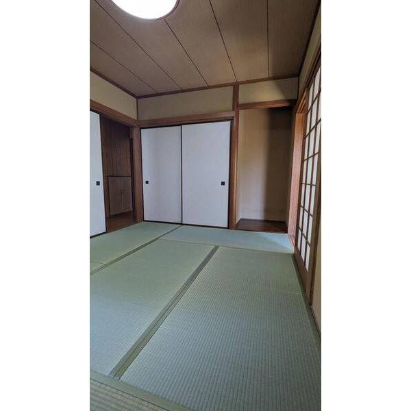 小鳥がうたう四季の庭 室内写真9
