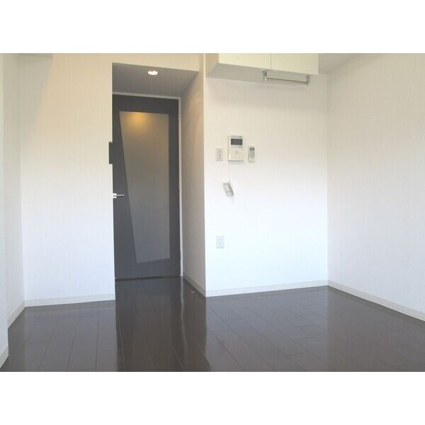 セレニテ新大阪弐番館 室内写真1