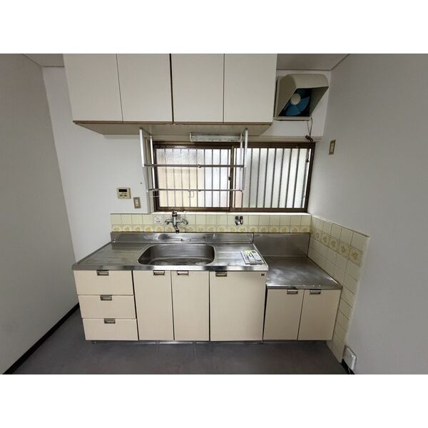 西宮市名塩赤坂車庫付き戸建 室内写真2