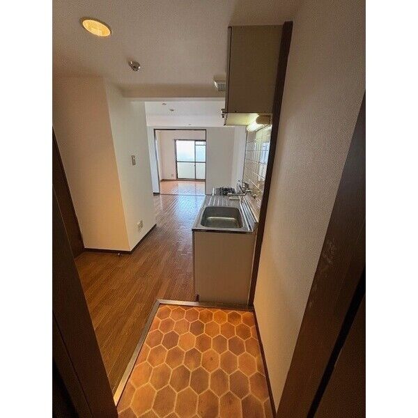 Tiffany Heights 室内写真1