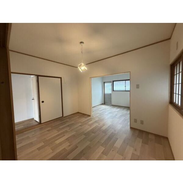 粟生新家5丁目戸建 室内写真1