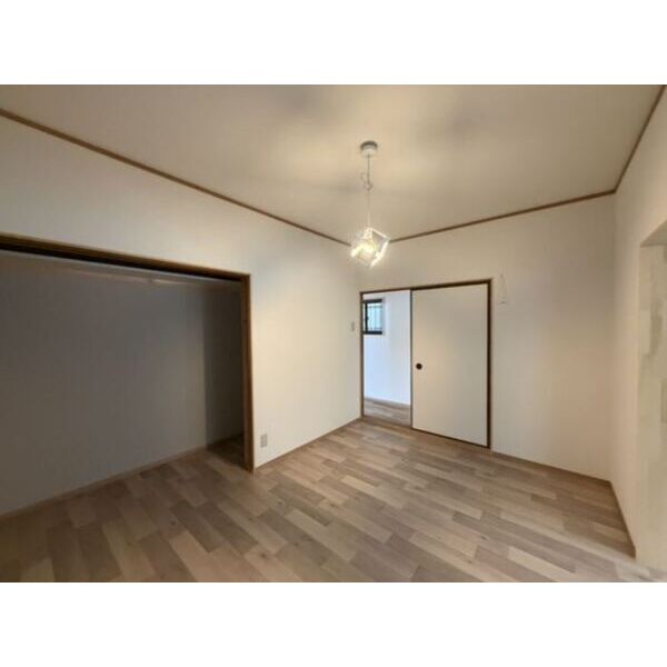 粟生新家5丁目戸建 室内写真2