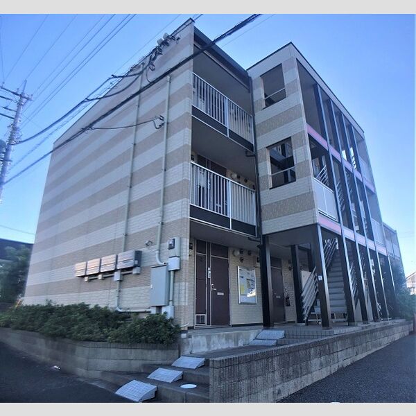レオパレスベル クリスタル 建物画像