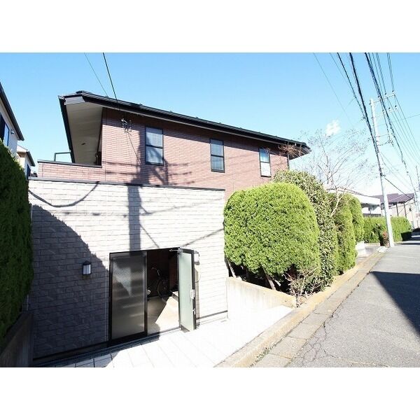 アンプルール ブワ レジェンド 建物画像