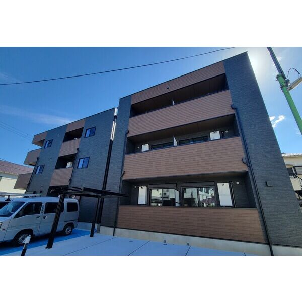 Louis Apartment 豊中蛍池 ウエスト 建物画像