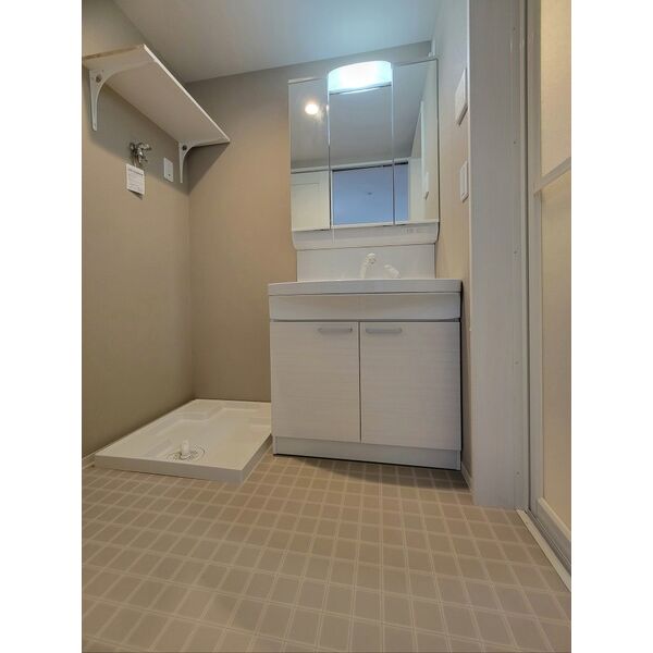 Louis Apartment 豊中蛍池 イースト 室内写真4