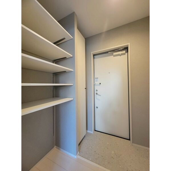 Louis Apartment 豊中蛍池 イースト 室内写真4