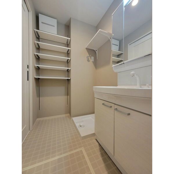 Louis Apartment 豊中蛍池 イースト 室内写真5