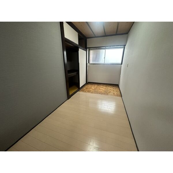 八幡屋4丁目貸家 室内写真5