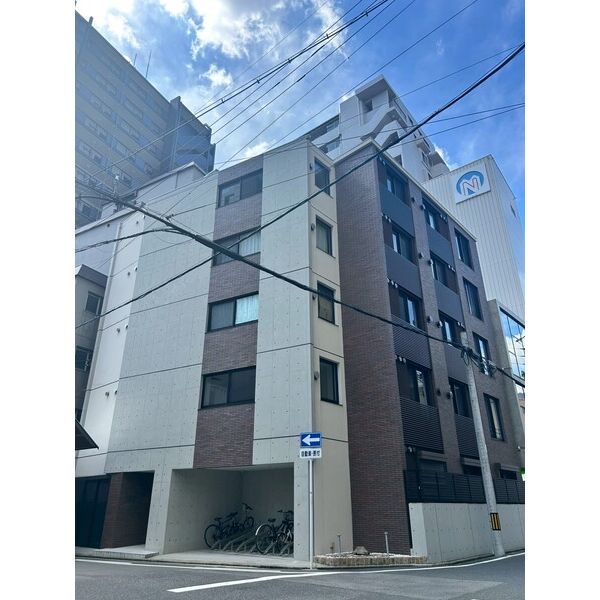 WELL COURT CHIYODA