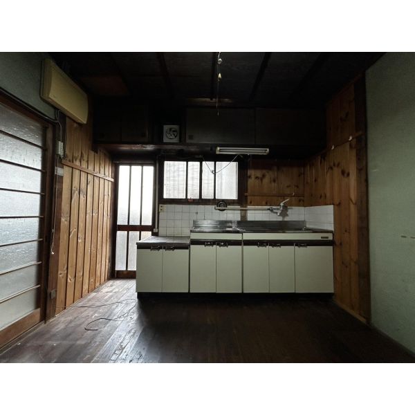 飾磨区英賀乙戸建て 室内写真3