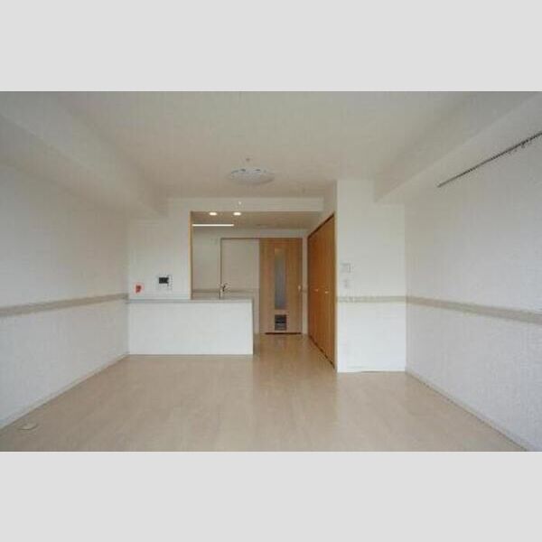 ロイヤルパークスなんば 室内写真1