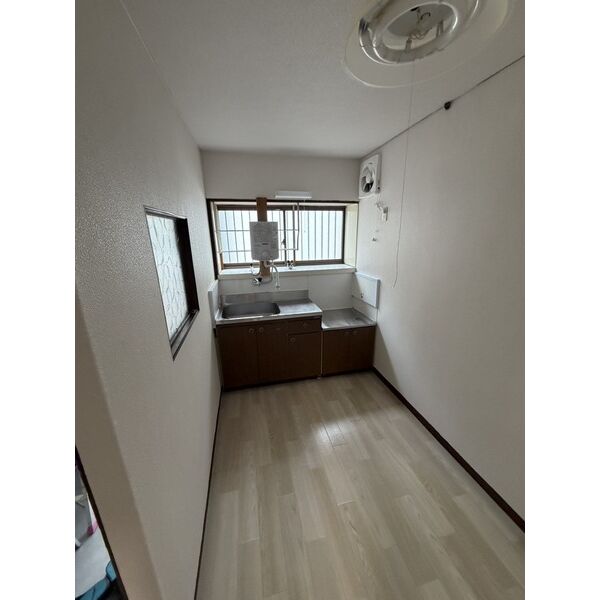 下小阪5丁目2階建貸家 室内写真1