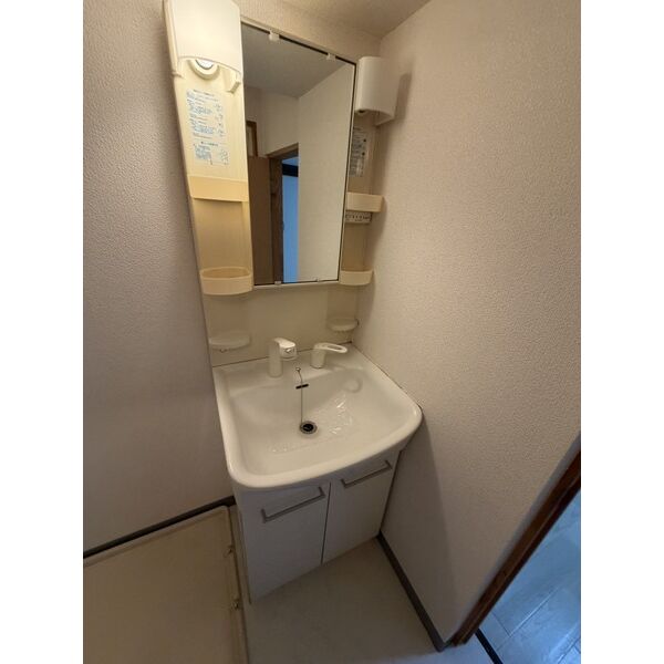 下小阪5丁目2階建貸家 室内写真5