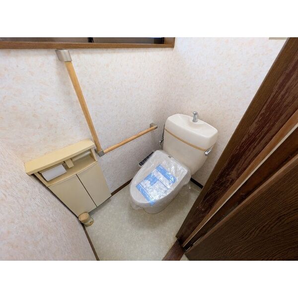 高鷲5丁目戸建 室内写真2