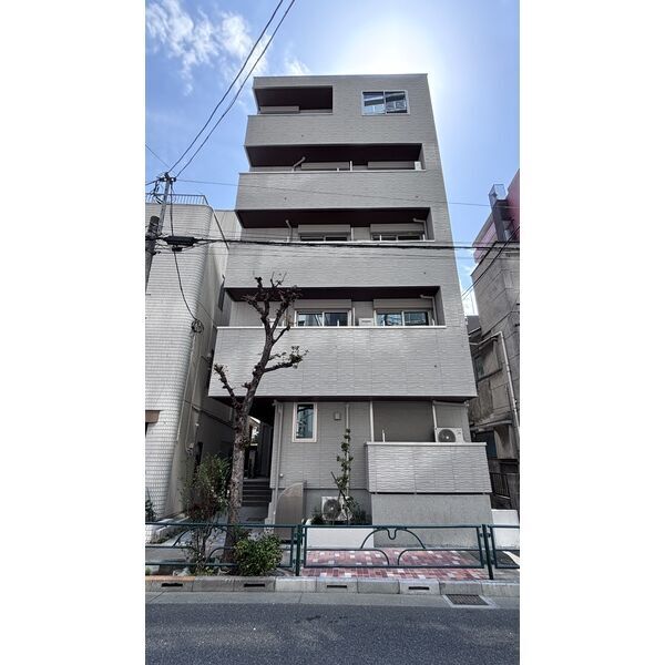 La llure 根岸 建物画像
