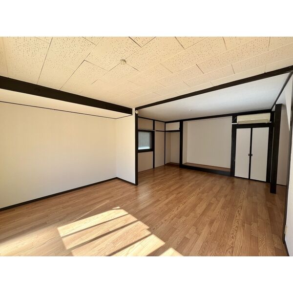 王居殿三丁目貸戸建 室内写真1