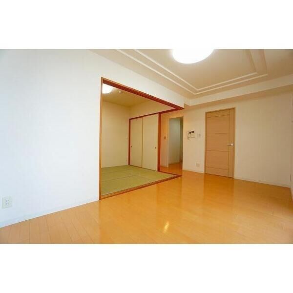 アーデンタワー新町 室内写真1