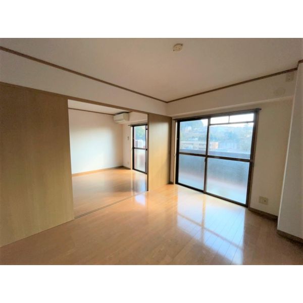 ロイヤルヒルズ561 室内写真1