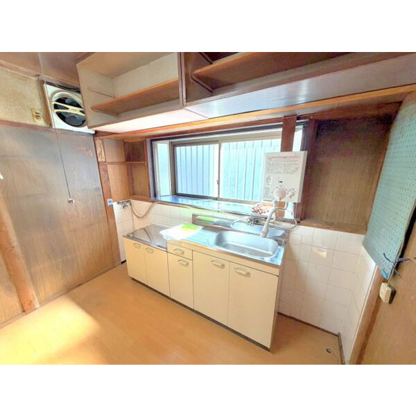 東新町5丁目戸建て 室内写真2