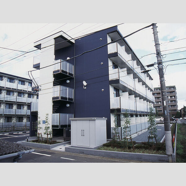 レオパレスカモミールA