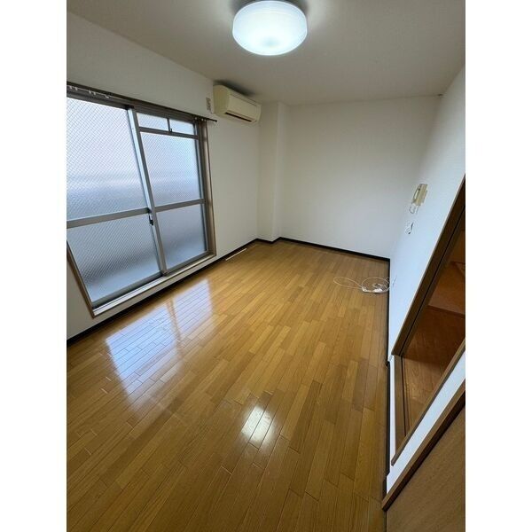 LIVESQUAREⅡ 室内写真1