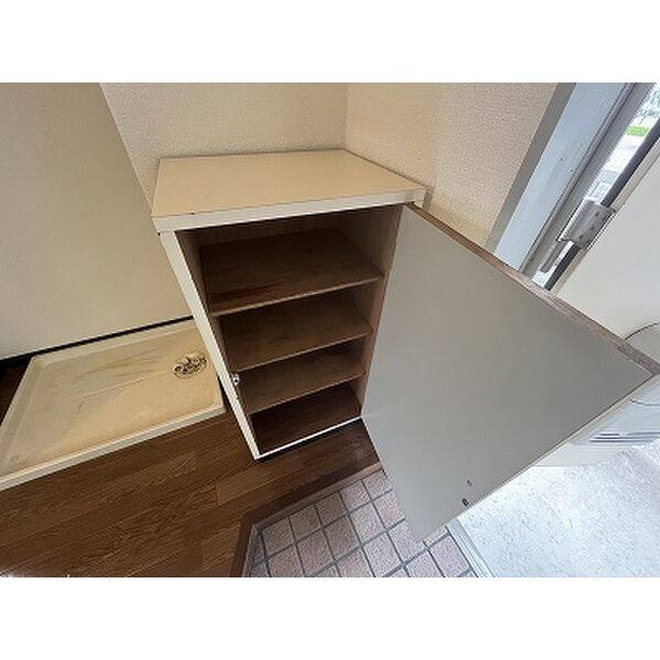Surplus One YOSHIDA 室内写真2