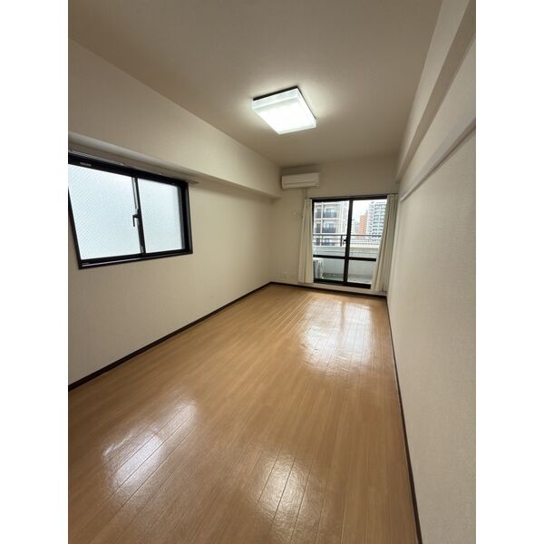 ライオンズマンション亀島 室内写真1