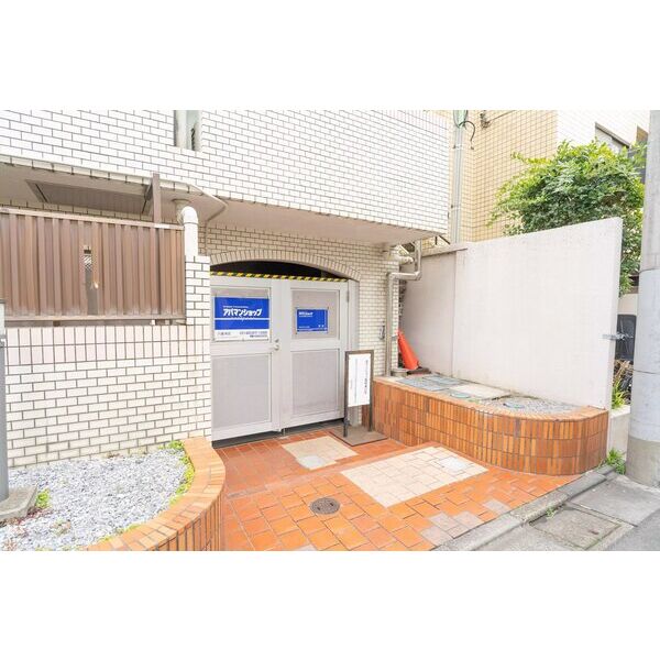 メゾン・ド・ルージュ 建物画像