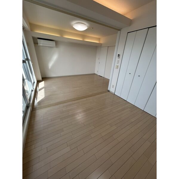 コスモリード谷町六丁目 室内写真1