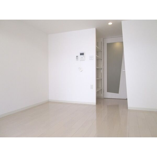 セレニテ新大阪弐番館 室内写真1