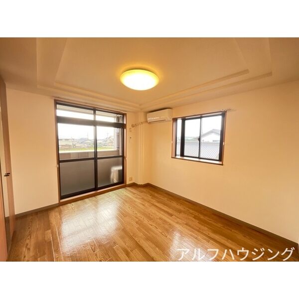 グランブルー2番館 室内写真1