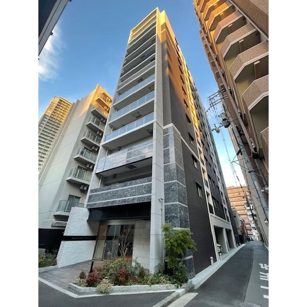 プレサンスロジェ梅田North 建物画像
