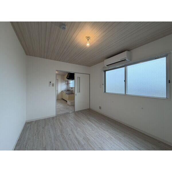 Grace Kamori 室内写真4