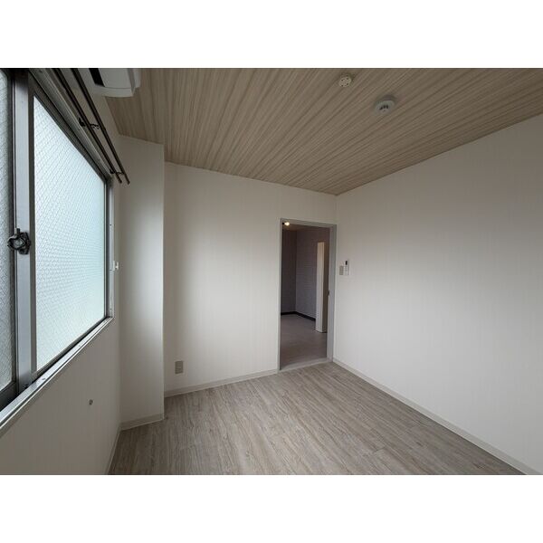 Grace Kamori 室内写真7