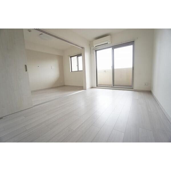 SK RESIDENCESなんば桜川EAST 室内写真1