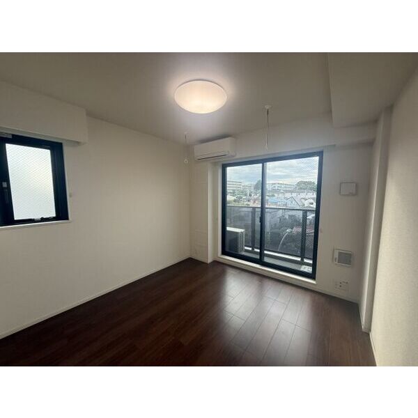Eastview Palace 室内写真1