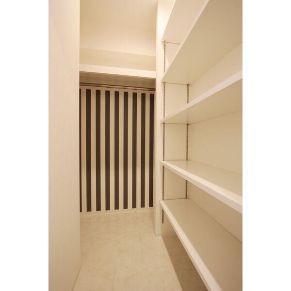 C.COLOR南新町 室内写真3