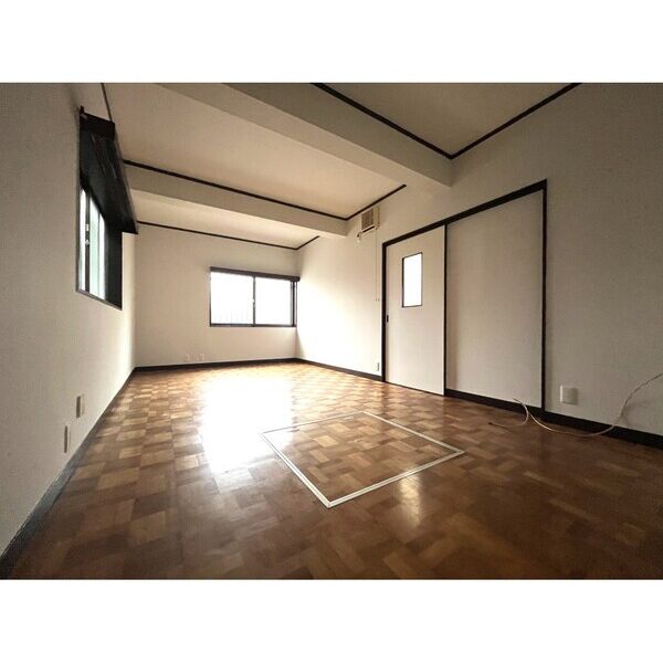 八尾市太田丁目54-戸建 室内写真2