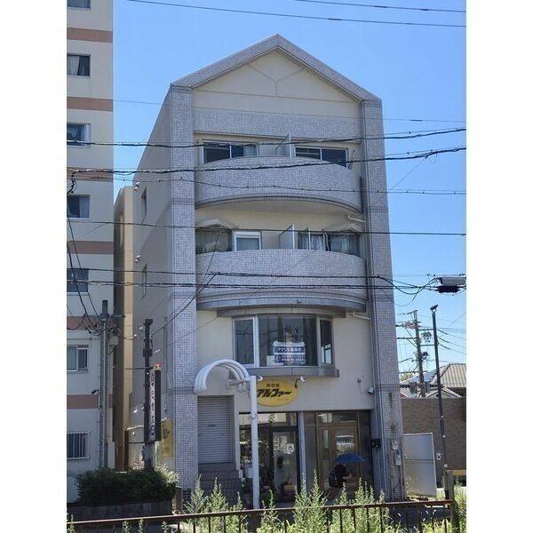 メゾン引山 1F店舗西号室