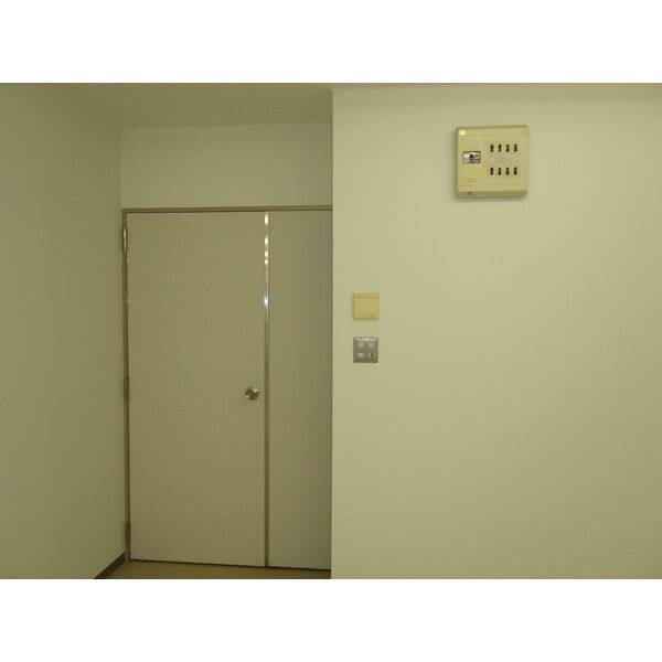 クリスタルビル 写真3