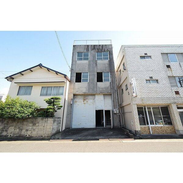駒止町2丁目 倉庫号室