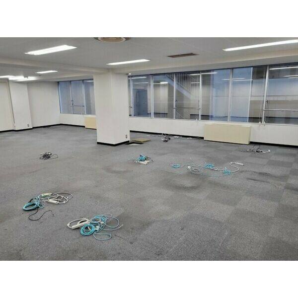 名興中駒ビル 写真4
