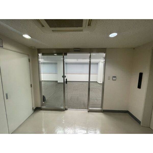 いちご名駅ビル 2階号室 写真1