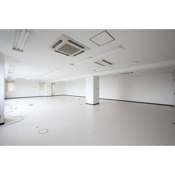 津TMTビル 写真2