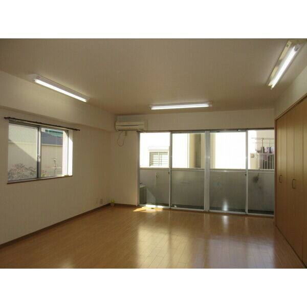 紅屋ビル 写真2