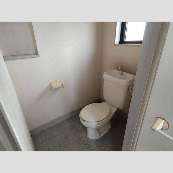 ウィンF 2階号室 写真2