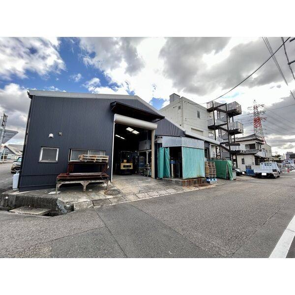 勝川町1丁目事務所付貸倉庫 号室