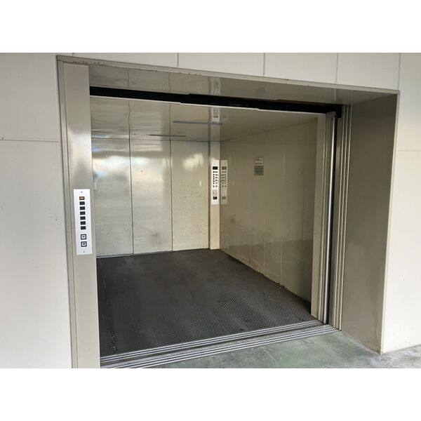 佐那具貸倉庫 写真8