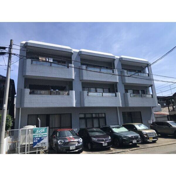 メゾンヤマモト 1階号室